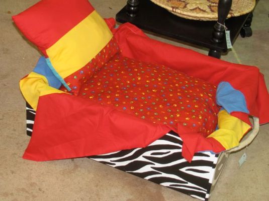 Deluxe Doggie Bed With Bedding